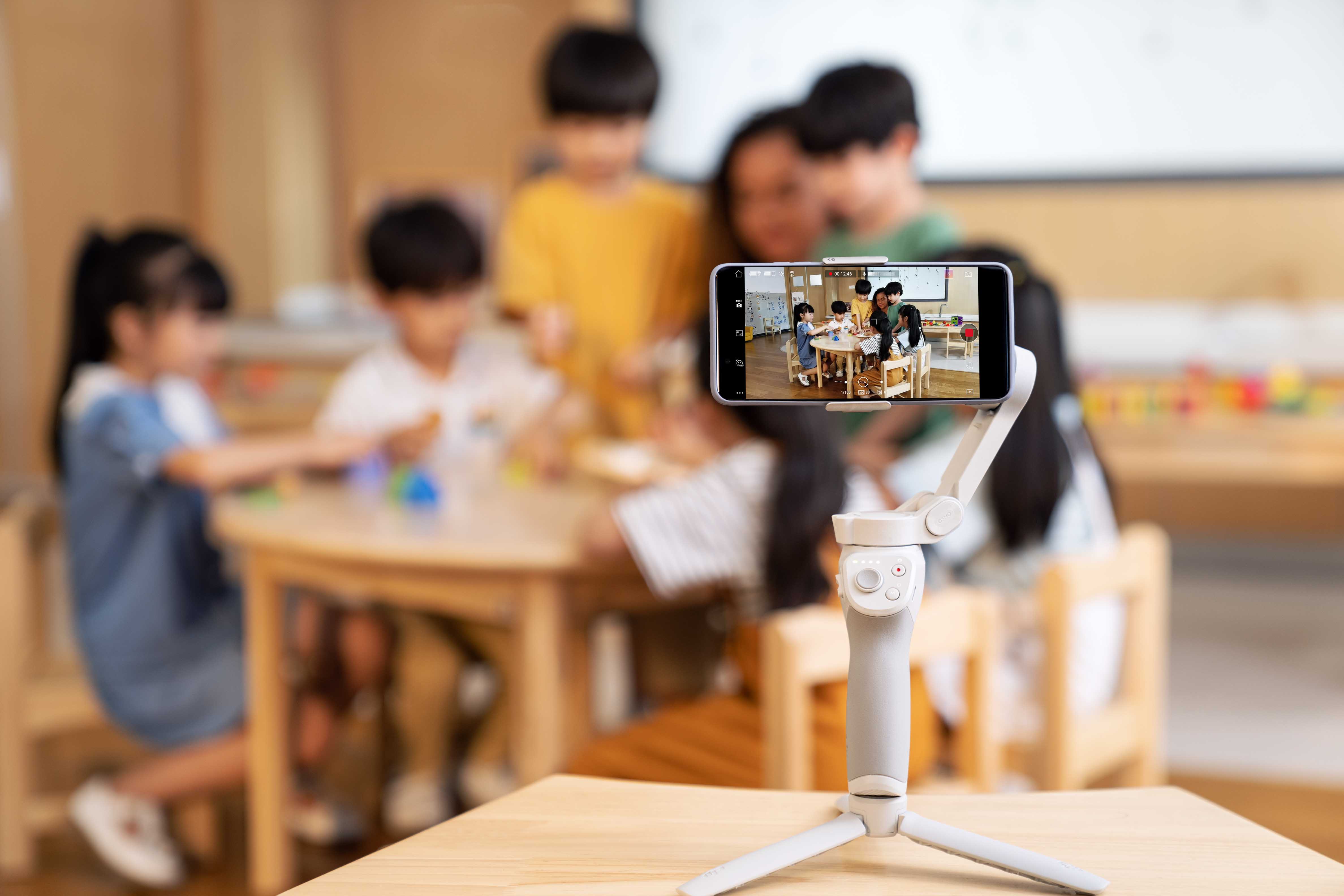 DJI Osmo Mobile 4
