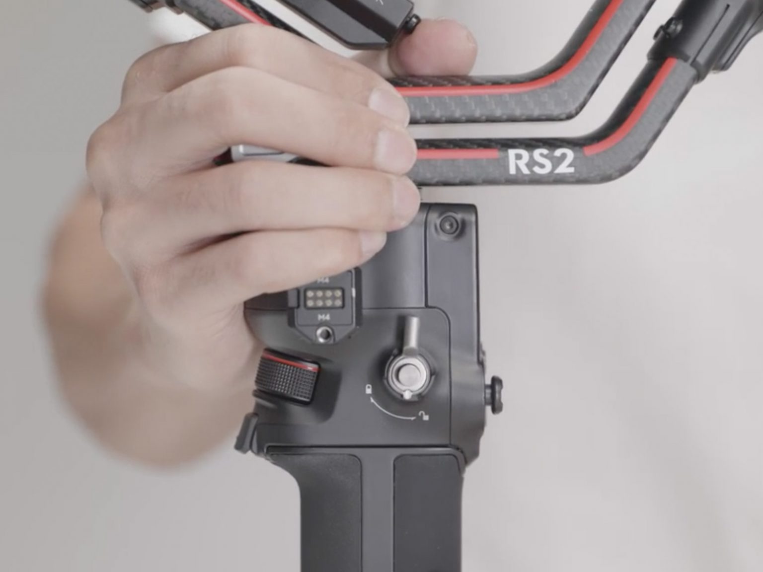 DJI RS 2 vs Ronin-S